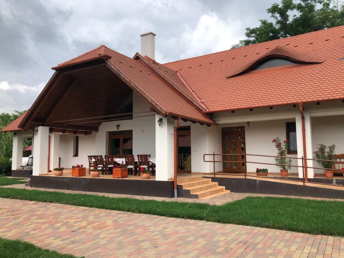 Kiscsere Vendeghaz Kallosemjen Екстериор снимка